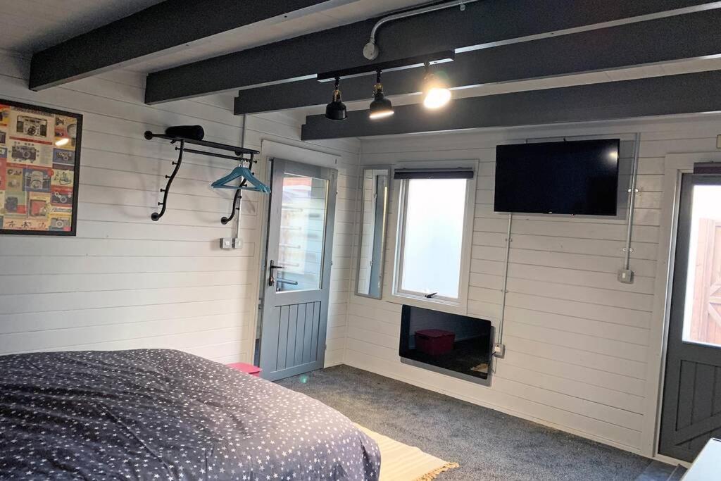 Cosy, Self-Contained Garden Room In City Centre! Hereford Luaran gambar