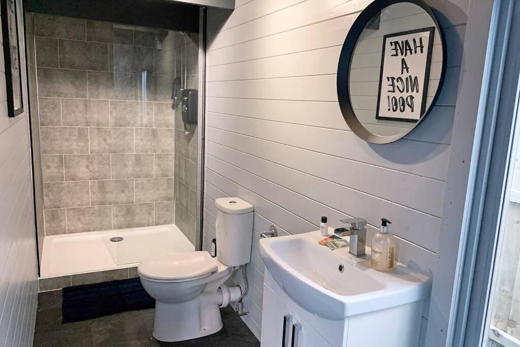 Cosy, Self-Contained Garden Room In City Centre! Hereford Luaran gambar
