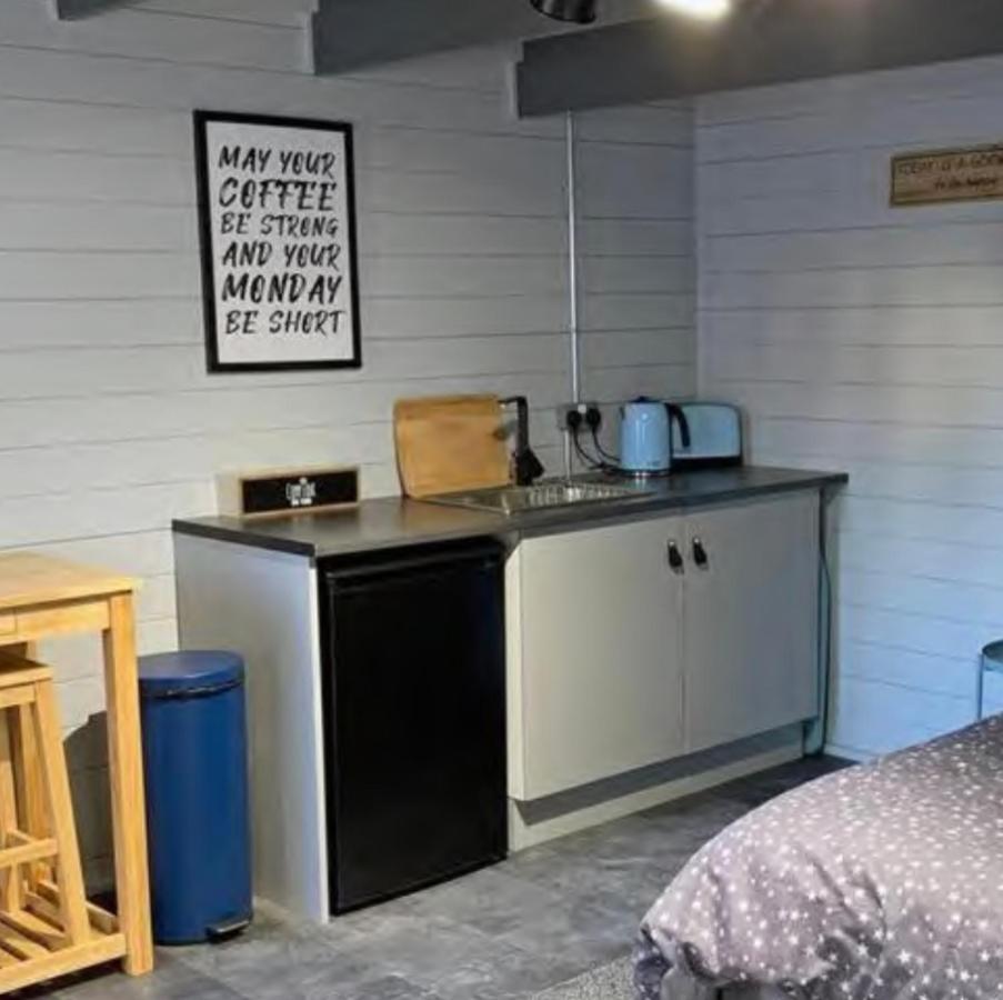 Cosy, Self-Contained Garden Room In City Centre! Hereford Luaran gambar